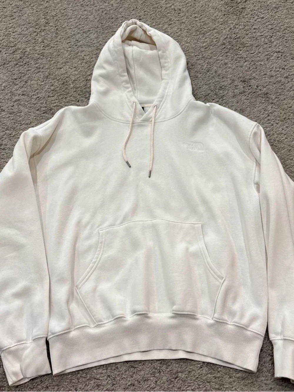 The North Face Off-White Pullover Hoodie. Men’s Size L. CALL-OUT. SMALL STAIN.